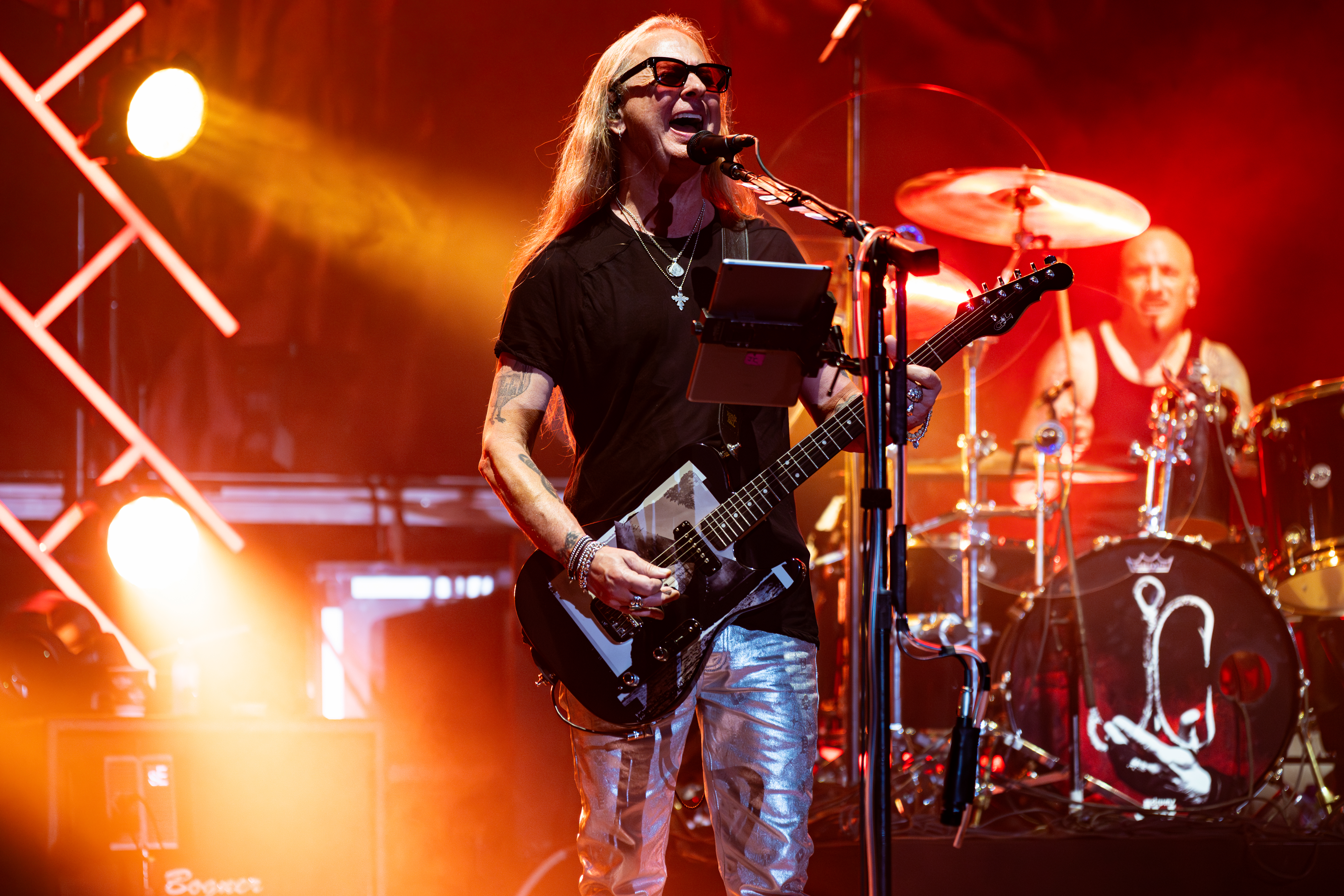 Jerry Cantrell Debuts New Single “Afterglow” While Performing In San Antonio!