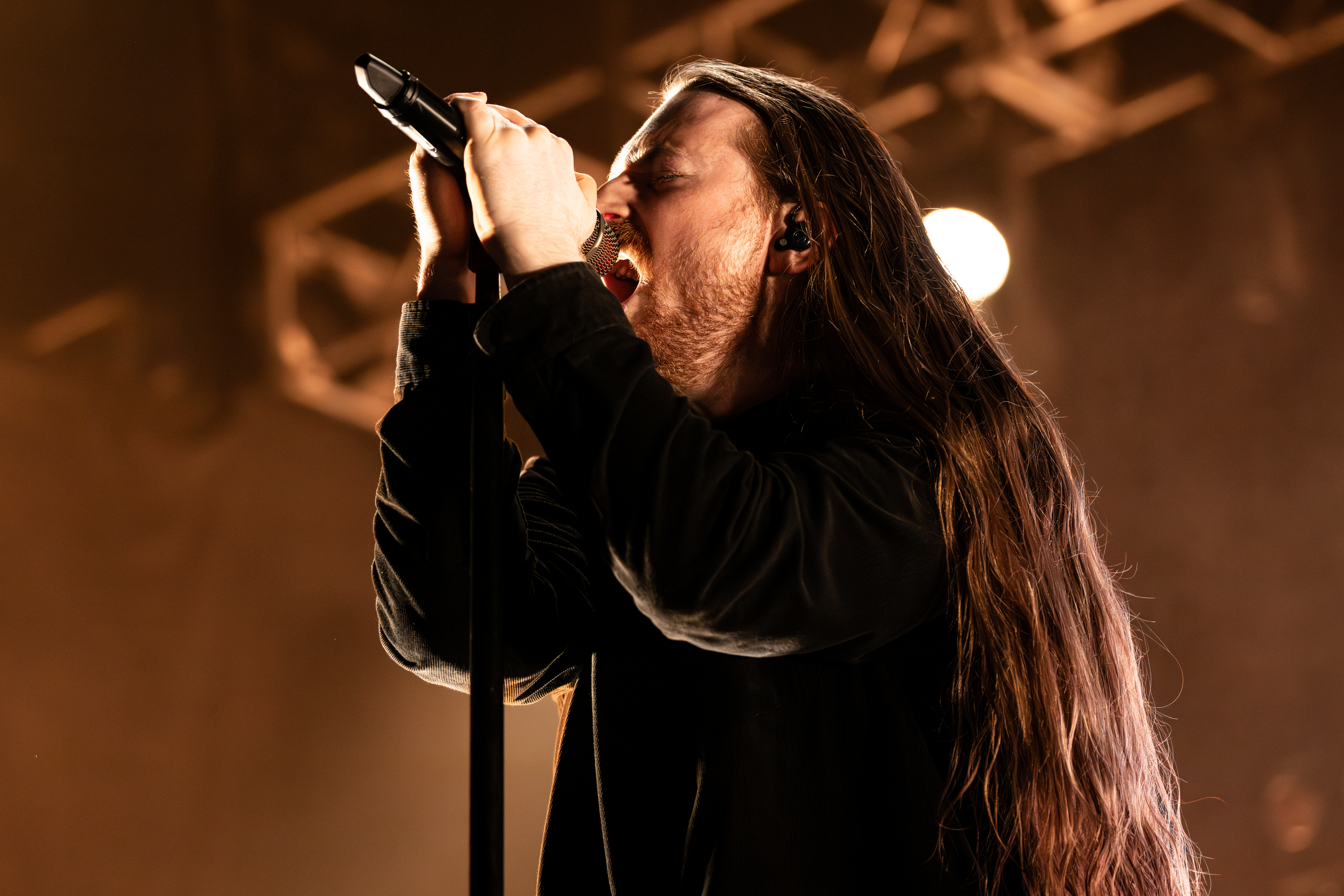 Erra & Currents Bring Controlled Chaos on The Silence Follows Tour!